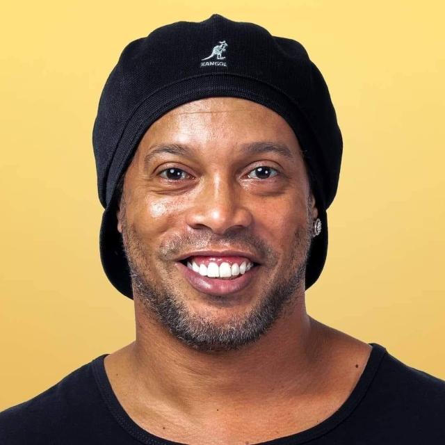 Ronaldinho Gaúcho - WhatsApp Channel