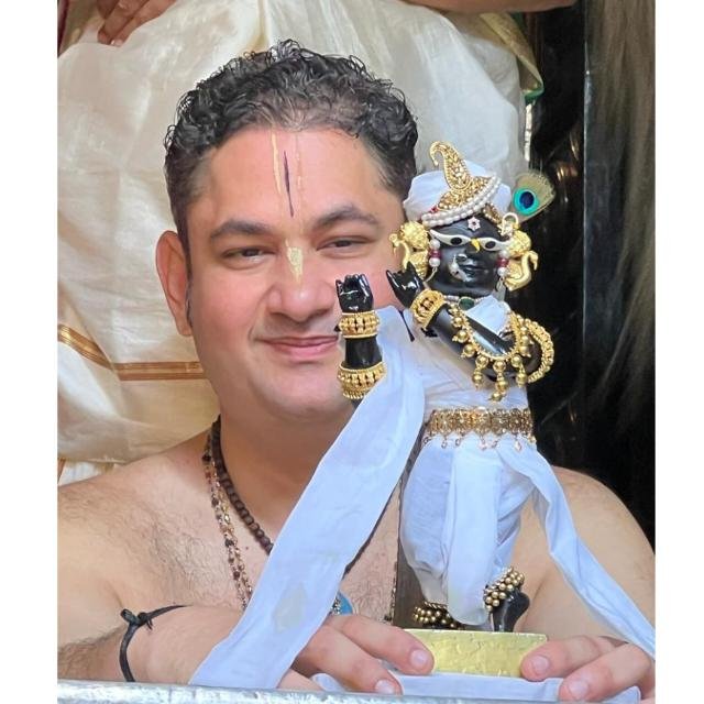 Sri Pundrik - WhatsApp Channel